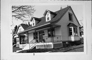 2752 S DELAWARE AVE, a Bungalow house, built in Milwaukee, Wisconsin in 1926.