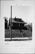 2929 S DELAWARE AVE, a Bungalow house, built in Milwaukee, Wisconsin in 1915.