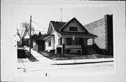 2961 S DELAWARE AVE, a Bungalow house, built in Milwaukee, Wisconsin in 1919.