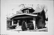 2972 S DELAWARE AVE, a Bungalow house, built in Milwaukee, Wisconsin in 1921.