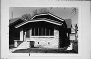 2974 S DELAWARE AVE, a Bungalow house, built in Milwaukee, Wisconsin in .