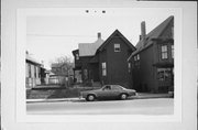 931 W GREENFIELD AVE, a Cross Gabled house, built in Milwaukee, Wisconsin in .