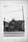 1007 W GREENFIELD AVE, a Front Gabled house, built in Milwaukee, Wisconsin in .