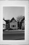 1008 W GREENFIELD AVE, a Cross Gabled house, built in Milwaukee, Wisconsin in .