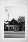1013 W GREENFIELD AVE, a Front Gabled general store, built in Milwaukee, Wisconsin in .