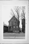 1127 W GREENFIELD AVE, a Queen Anne house, built in Milwaukee, Wisconsin in 1890.