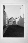 1226 W GREENFIELD AVE, a Front Gabled house, built in Milwaukee, Wisconsin in .