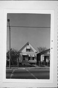 1236 W GREENFIELD AVE, a Front Gabled house, built in Milwaukee, Wisconsin in .