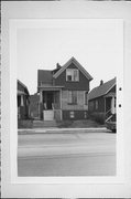 1525 W GREENFIELD AVE, a Cross Gabled house, built in Milwaukee, Wisconsin in 1899.