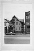 1555-1557 W GREENFIELD AVE, a Craftsman duplex, built in Milwaukee, Wisconsin in .