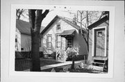 1556A W GREENFIELD AVE, a Front Gabled house, built in Milwaukee, Wisconsin in .