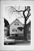 1017 E HAMILTON, a Front Gabled house, built in Milwaukee, Wisconsin in 1930.