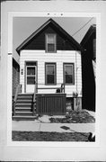 1108 E HAMILTON, a Front Gabled house, built in Milwaukee, Wisconsin in .