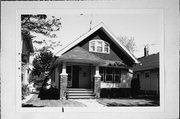 2924 S HERMAN ST, a Craftsman house, built in Milwaukee, Wisconsin in 1922.