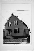 915 E HOMER ST, a Front Gabled house, built in Milwaukee, Wisconsin in 1904.