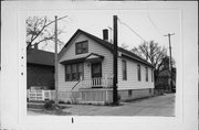 122 W LAPHAM AVE, a Front Gabled house, built in Milwaukee, Wisconsin in .