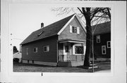 2364 S LENOX ST, a Front Gabled house, built in Milwaukee, Wisconsin in .