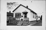 2384 S LENOX ST, a Front Gabled house, built in Milwaukee, Wisconsin in .