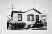 2422 S LENOX ST, a Front Gabled house, built in Milwaukee, Wisconsin in .