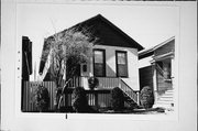 2505 S LENOX ST, a Front Gabled house, built in Milwaukee, Wisconsin in .