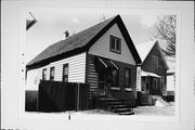 2531 S LENOX ST, a Front Gabled house, built in Milwaukee, Wisconsin in .