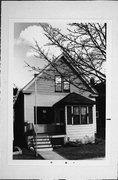2560 S LENOX ST, a Front Gabled house, built in Milwaukee, Wisconsin in 1948.