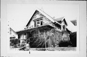 2768 S LENOX ST, a Craftsman house, built in Milwaukee, Wisconsin in 1914.