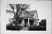 2122 S MOUND ST, a Cross Gabled house, built in Milwaukee, Wisconsin in .