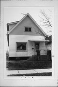 2131 S MOUND ST, a Front Gabled house, built in Milwaukee, Wisconsin in .