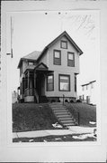 2207 S MOUND ST, a Queen Anne house, built in Milwaukee, Wisconsin in .