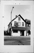 124 W NATIONAL AVE, a Front Gabled tavern/bar, built in Milwaukee, Wisconsin in .