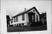 823 E LINCOLN AVE, a Queen Anne house, built in Milwaukee, Wisconsin in .