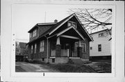 909 E LINCOLN AVE, a Front Gabled house, built in Milwaukee, Wisconsin in 1892.