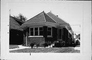 2643 S LINEBARGER TERR, a Bungalow house, built in Milwaukee, Wisconsin in 1927.