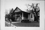 531 E LINUS ST, a Front Gabled house, built in Milwaukee, Wisconsin in .