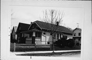 703 E LINUS ST, a Bungalow house, built in Milwaukee, Wisconsin in 1924.