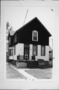 811A E LINUS ST, a Front Gabled house, built in Milwaukee, Wisconsin in .