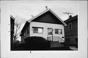 2506 S LOGAN AVE, a Front Gabled house, built in Milwaukee, Wisconsin in .
