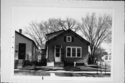 2577 S LOGAN AVE, a Front Gabled house, built in Milwaukee, Wisconsin in .