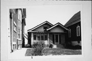 2736 S LOGAN AVE, a Craftsman house, built in Milwaukee, Wisconsin in 1914.