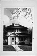 3034 S LOGAN AVE, a American Foursquare house, built in Milwaukee, Wisconsin in 1924.