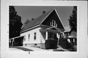 2877 S MABBETT AVE, a Front Gabled house, built in Milwaukee, Wisconsin in .