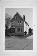 639 W MADISON ST, a Front Gabled house, built in Milwaukee, Wisconsin in .