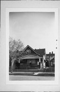 815 W MADISON ST, a Cross Gabled house, built in Milwaukee, Wisconsin in .