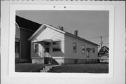 816 W MADISON ST, a Front Gabled house, built in Milwaukee, Wisconsin in .