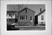 910 W MADISON ST, a Front Gabled house, built in Milwaukee, Wisconsin in .