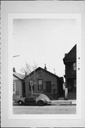 915 W MADISON ST, a Front Gabled house, built in Milwaukee, Wisconsin in .