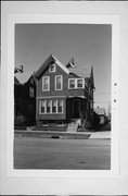 1000 W MADISON ST, a Cross Gabled house, built in Milwaukee, Wisconsin in .