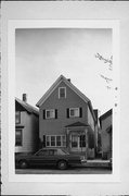 1005-1007 W MADISON ST, a Front Gabled duplex, built in Milwaukee, Wisconsin in .
