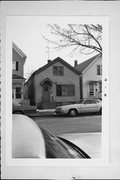 1009 W MADISON ST, a Front Gabled house, built in Milwaukee, Wisconsin in .